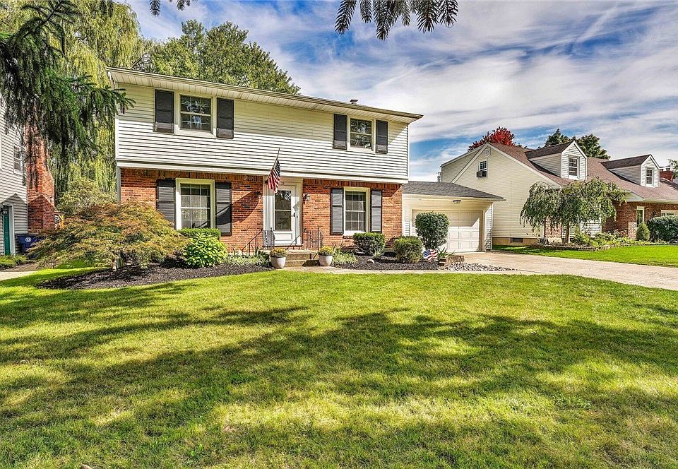1st image of 23 Wickham Dr