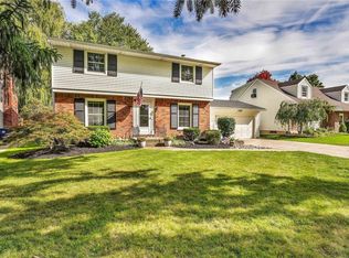 23 Wickham Dr, Williamsville, NY 14221