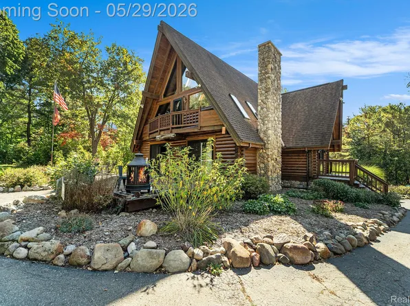 1366 S Baldwin Rd, Lake Orion, MI 48360