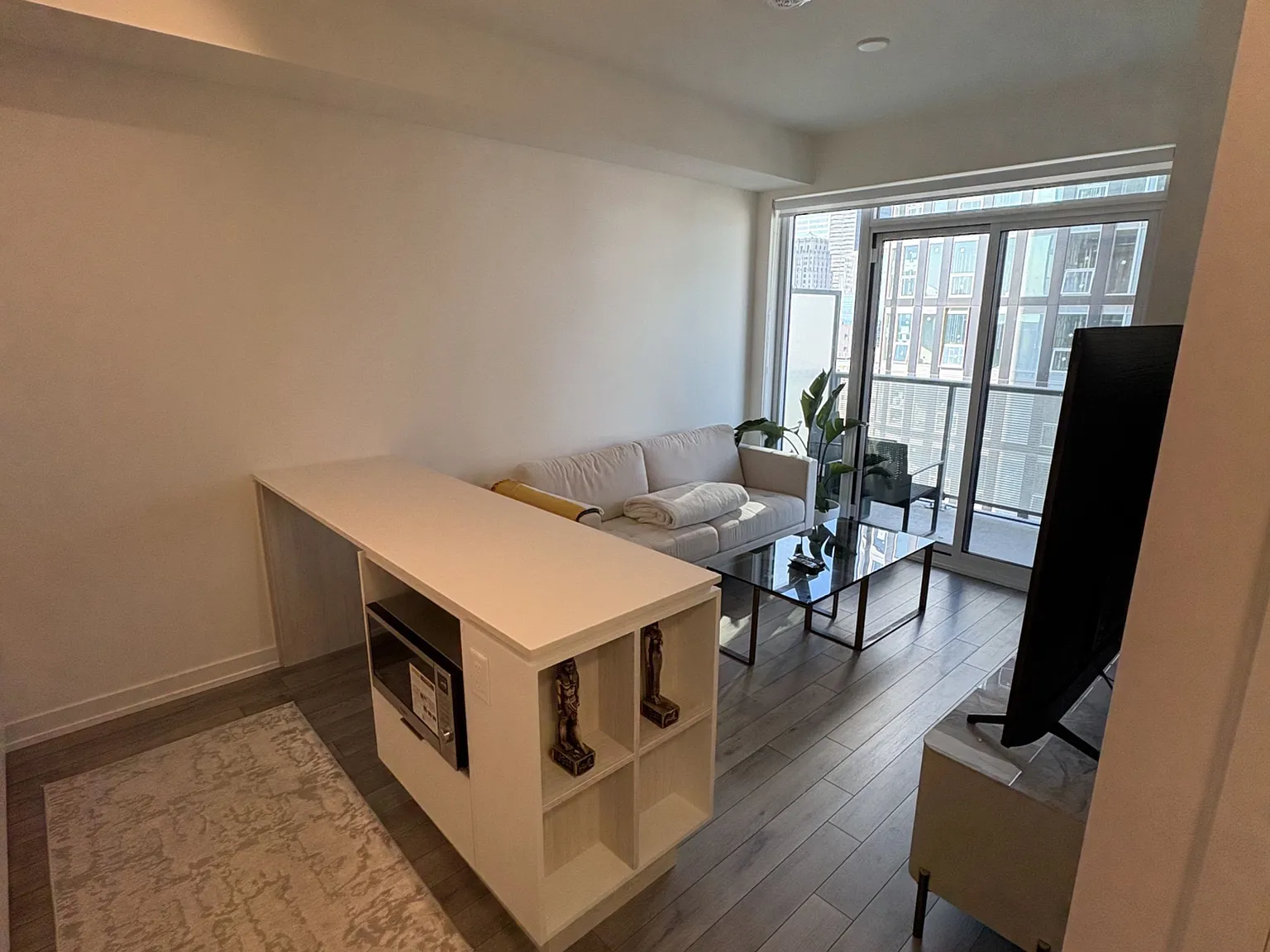 1 bed, $2,500 — Photo 3