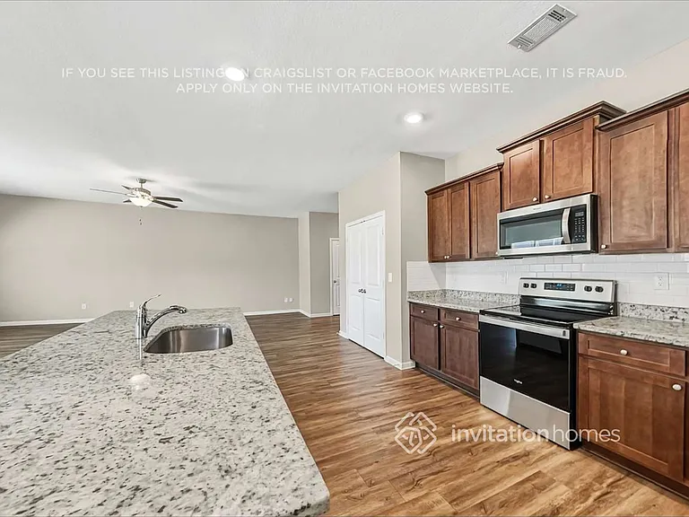 407 Vermeer Ct — Photo 10