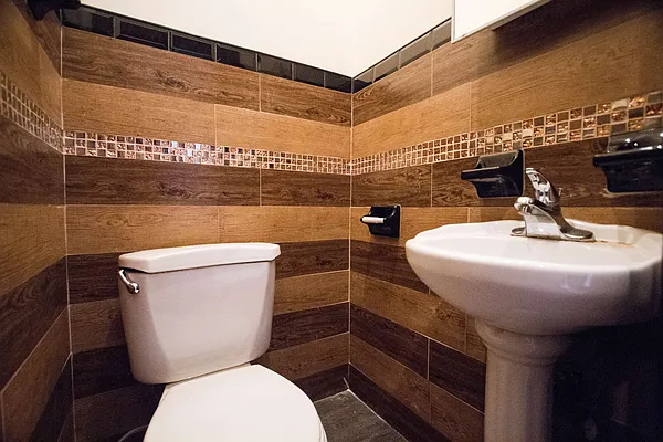 Rented by Nooklyn NYC LLC | media 35