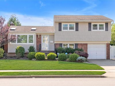 11 Arthur Court, Plainview, NY, 11803