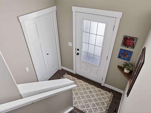 3rd image of 215 W George St SW