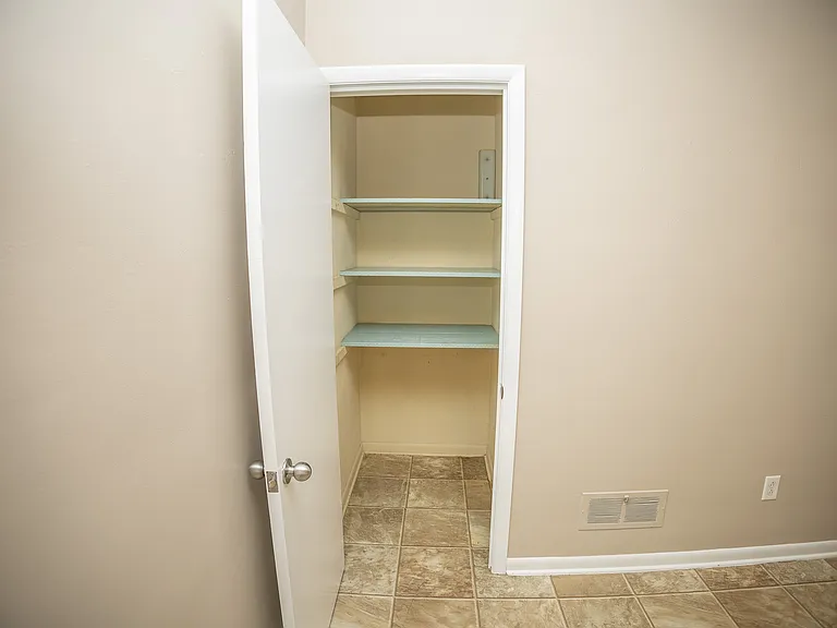 1502 Ridgewood Dr #B — Photo 15