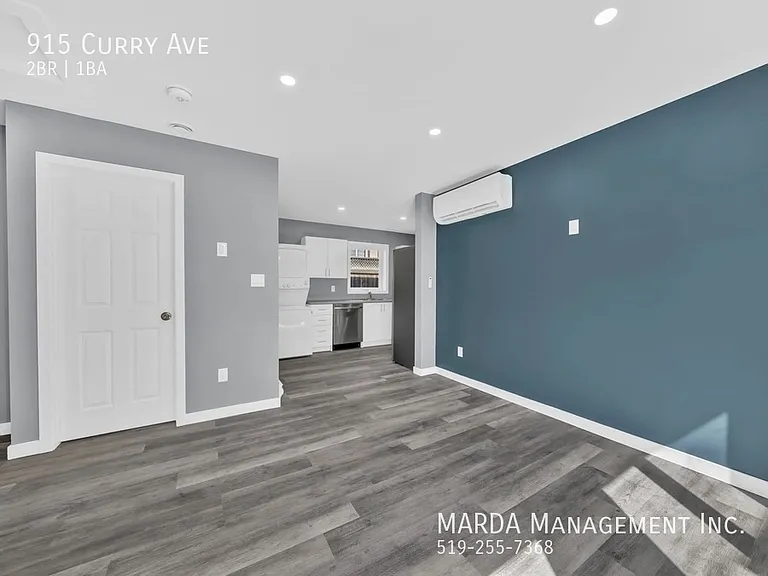 915 Curry Ave — Photo 2