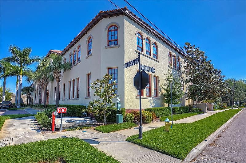 1st image of 1501 W Horatio St APT 120