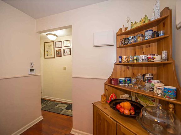 4th image of 7362 Bell Blvd APT 3N
