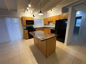 2316 SW 35th Ave — Photo 13