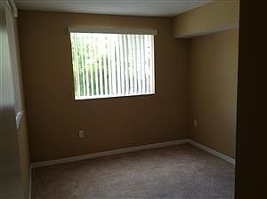 4th image of 17602 NW 25th Ave APT 207