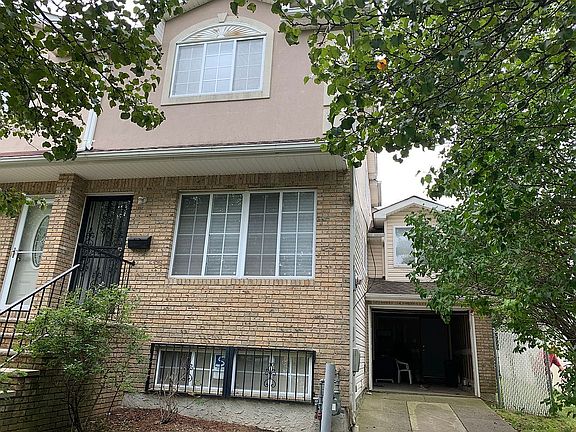 4th image of 300 Bethel Ave