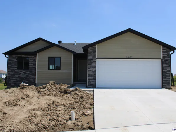 6440 N 12th Ct, Lincoln, NE 68521