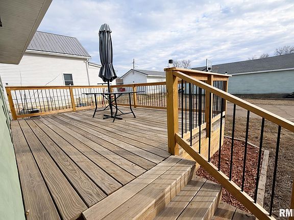 4th image of 1408 Locust St