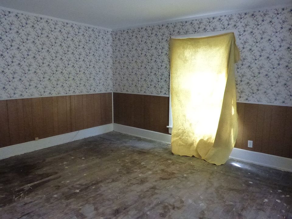 2nd image of 360 W Columbia St
