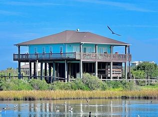 802 18th St, Pt Bolivar, TX 77650