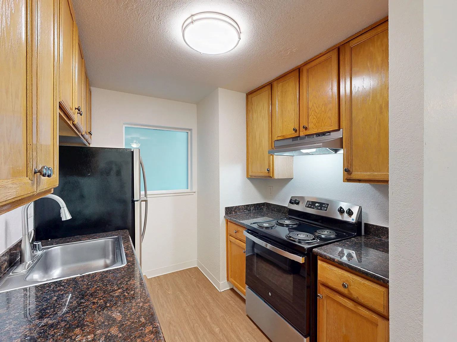 Charming 1BR in Novato | Parking Included | Pet Friendly — Photo 3