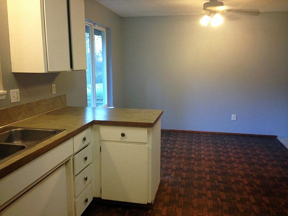 5th image of 18530 Woodside Dr SE