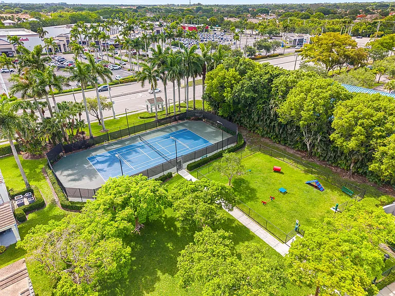 The Charleston — Photo 40