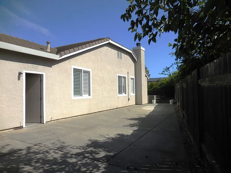 1079 Stillspring Dr — Photo 29