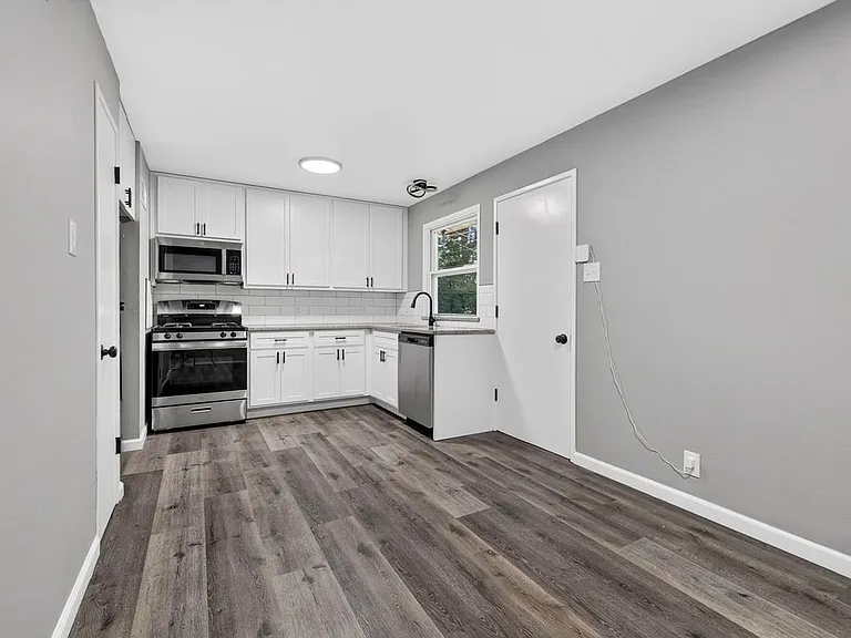 9219 Ellison Dr — Photo 17