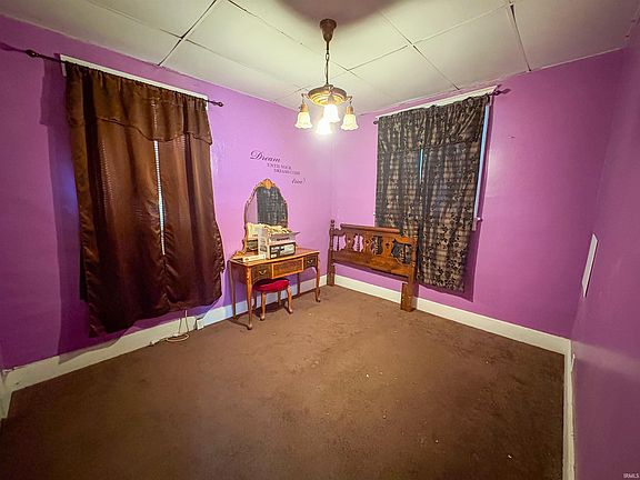 4th image of 647 N Elm St