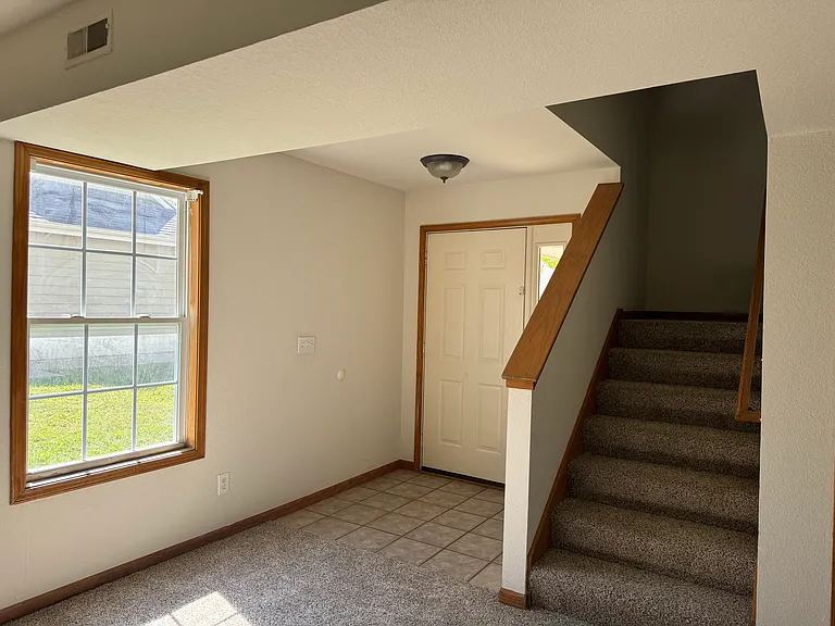 512 N John Doy Ct — Photo 5