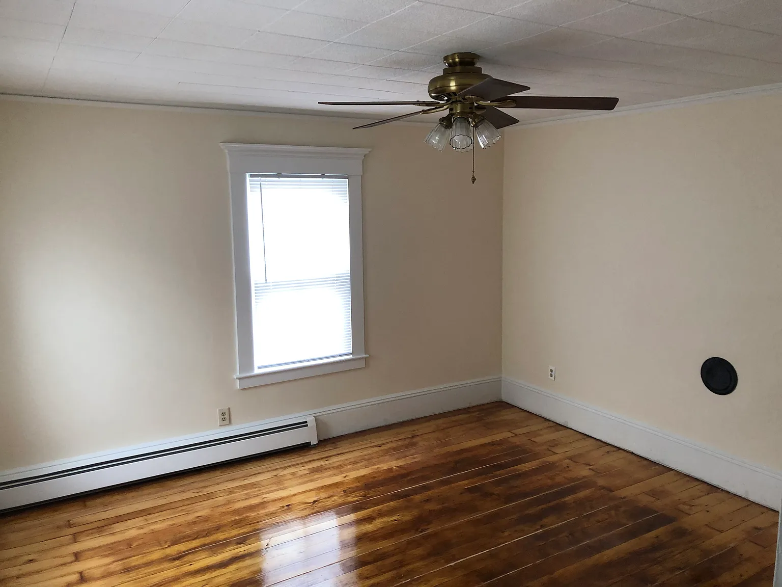 2 bed, 1100 sqft, $1,900 — Photo 4