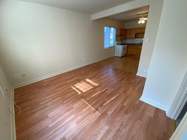 872 N Marshfield Ave #CH2 — Photo 4
