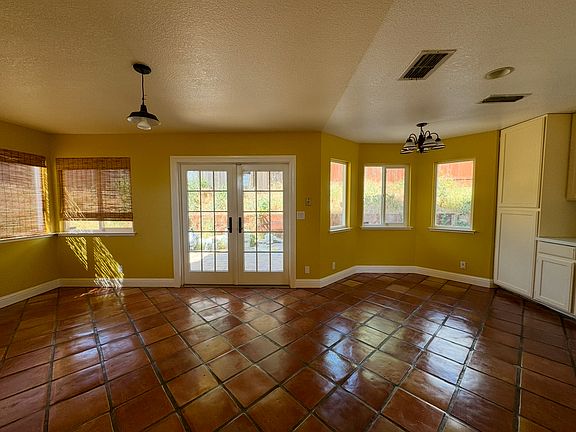 3rd image of 4021 Honey Rose Pl