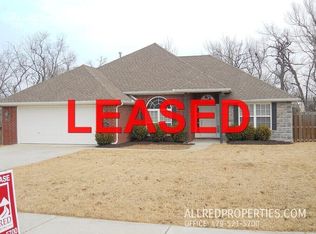 4924 W Waverly Rd, Fayetteville, AR 72704