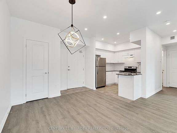 4th image of 302 Essa Rd #403