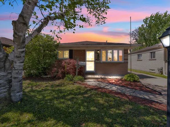 6499 Mayburn St, Dearborn Heights, MI 48127