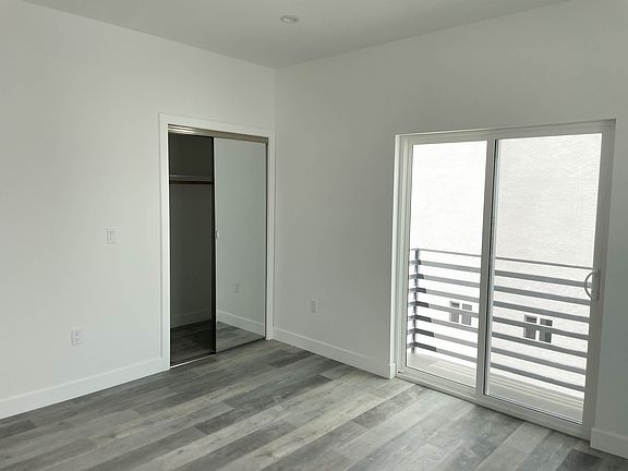4th image of 5726 Case Ave #258cf2380