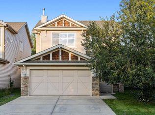 6 W Kingsland Way SE, Airdrie, AB T4A 0A5