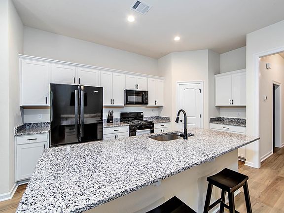 4th image of 217 Pond Dr