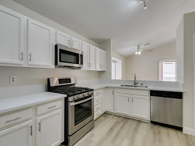 8664 Buttercreek Way — Photo 25