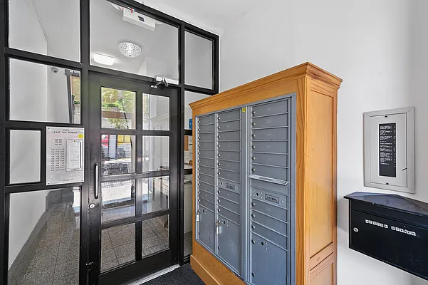 Rented by Corcoran | media 23