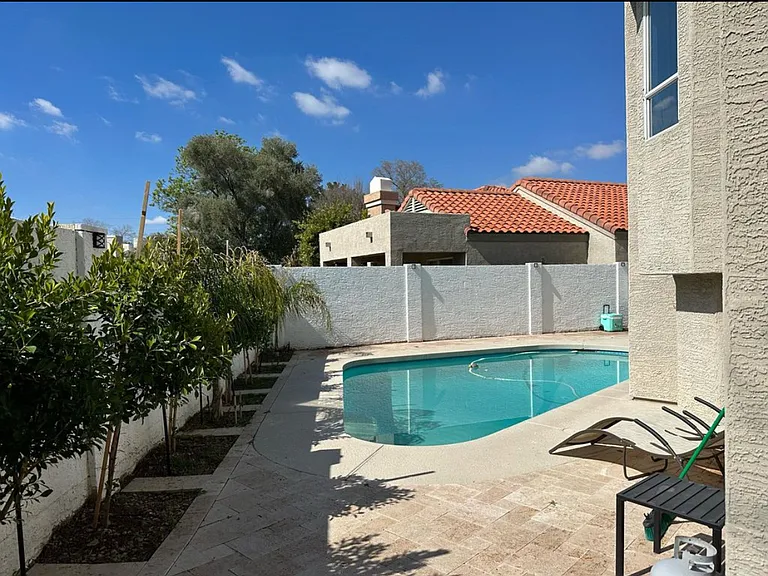 4021 E Altadena Ave — Photo 3