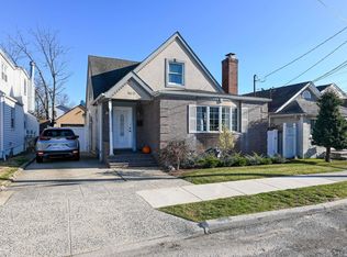 160 Lincoln Rd, Franklin Square, NY 11010