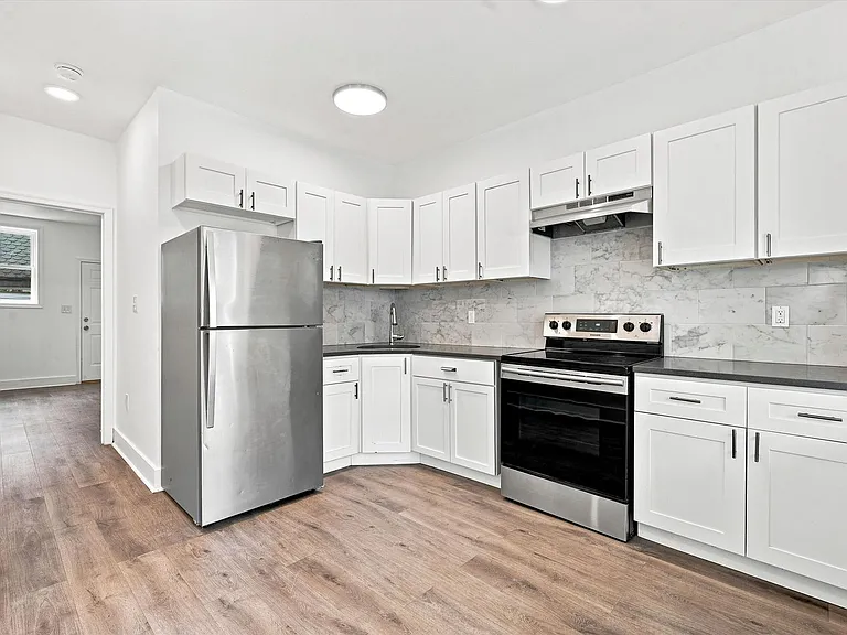 3049 N Stillman St — Photo 5