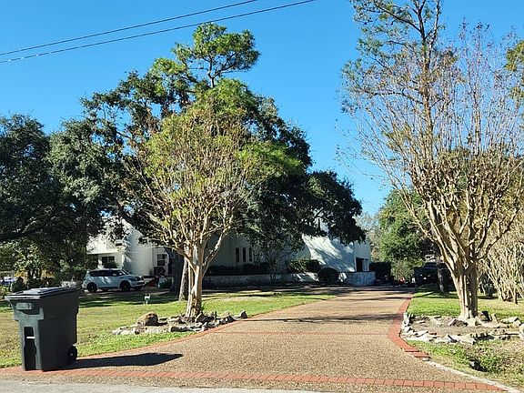2nd image of 704 Falling Leaf Dr