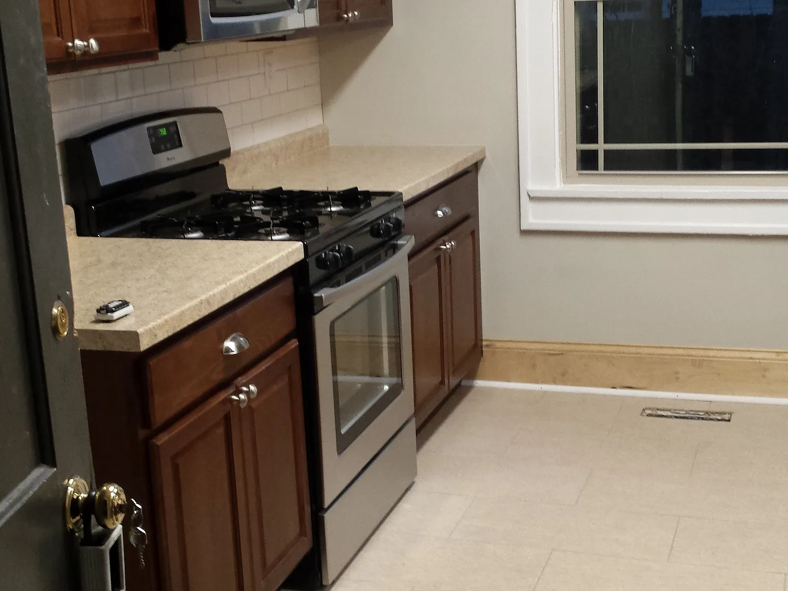 2 bed, 1400 sqft, $1,800 — Photo 3