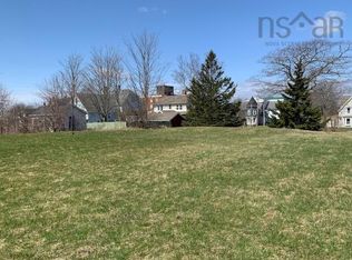 155 Victoria St E, Amherst, NS B4H 1Y2