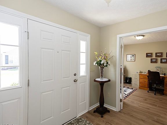 4th image of 114 Westminster Way