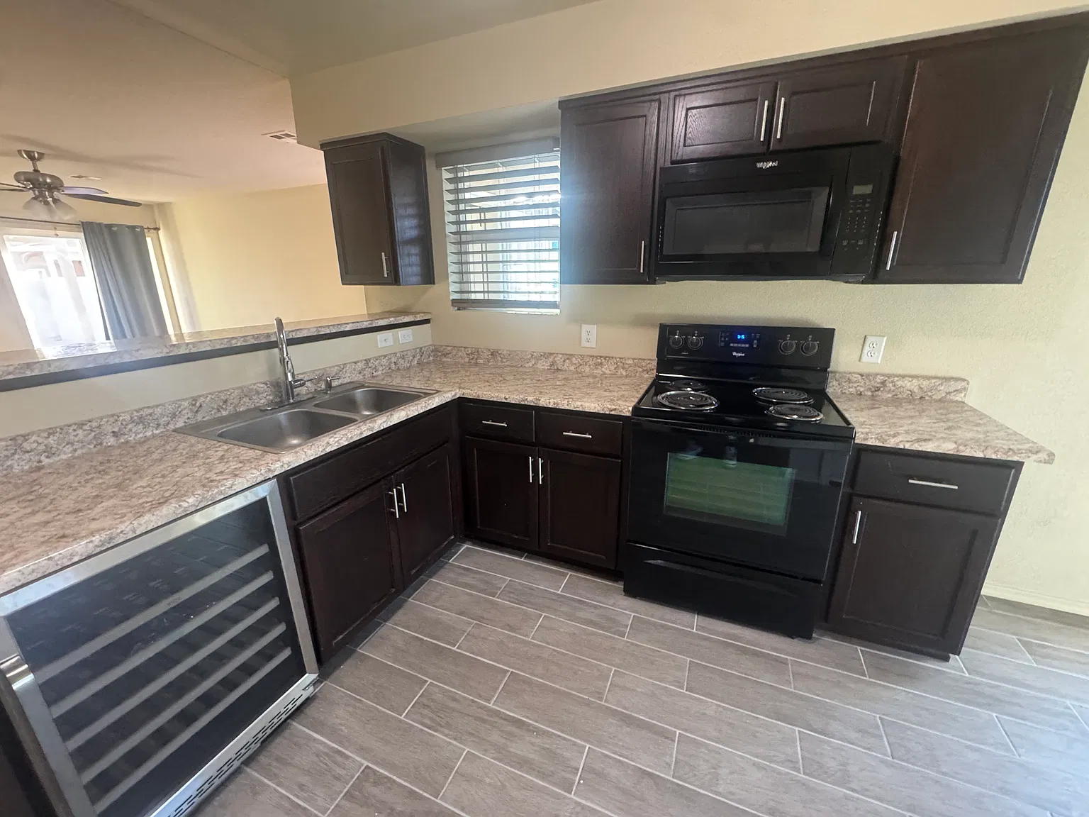 3 bed, 1264 sqft, $1,550 — Photo 3