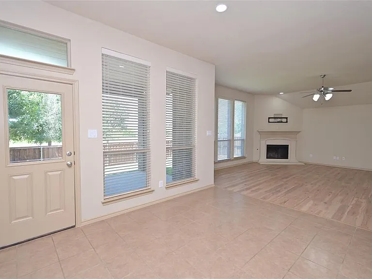 Casual Dining opening to Living