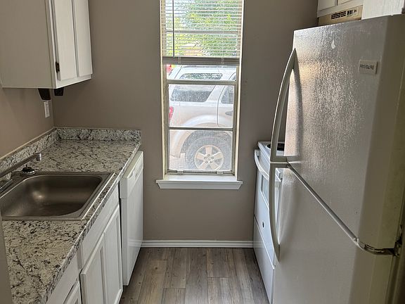 3rd image of 2405 Long Dr #A