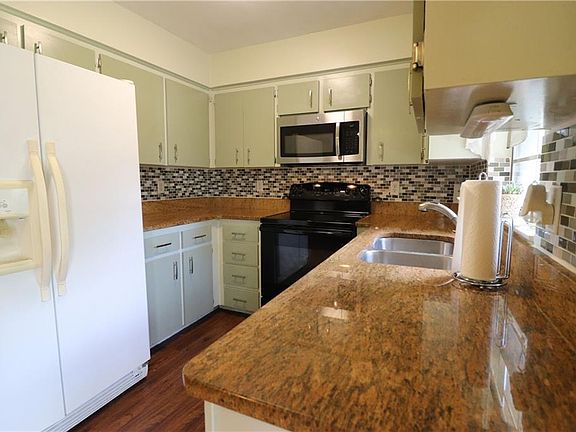 3rd image of 110 Lake Thomas Dr