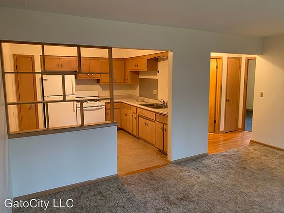 2nd image of 3051 W Fardale Ave APT 3
