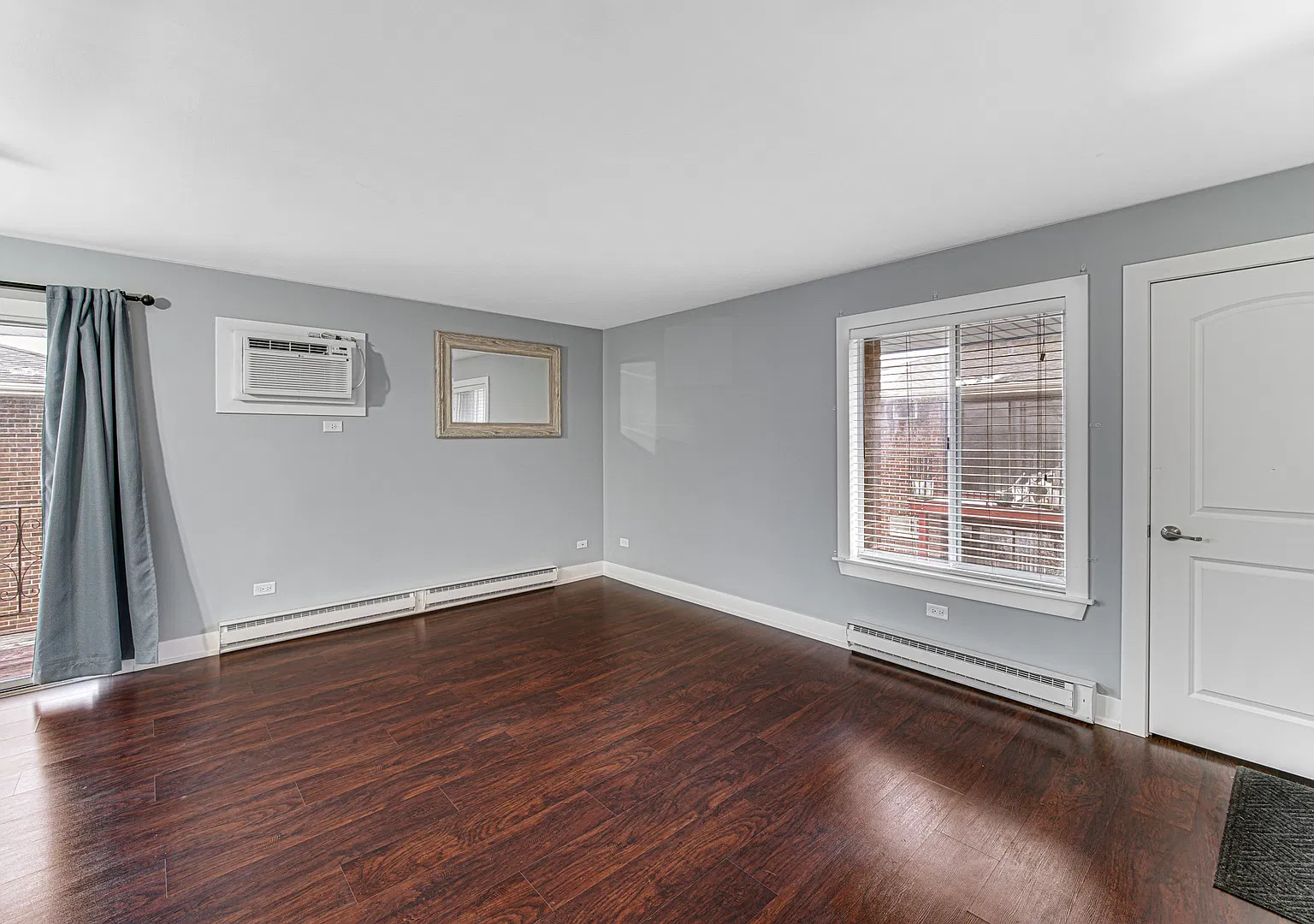 2 bed, 1000 sqft, $1,900 — Photo 3